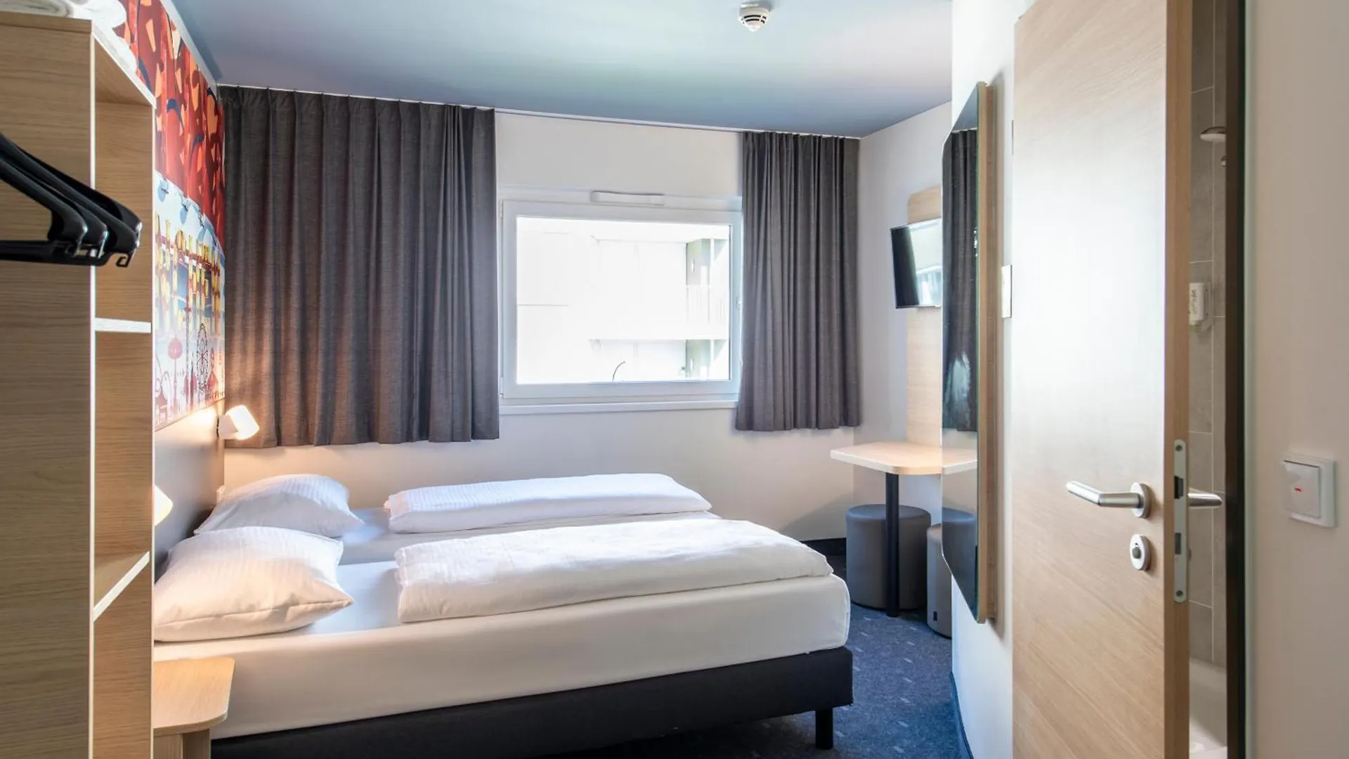 ***  B&B Hotel München City-West Alemania